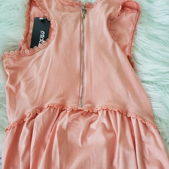 ✨ Pink Tank Top - Picture 2 of 2